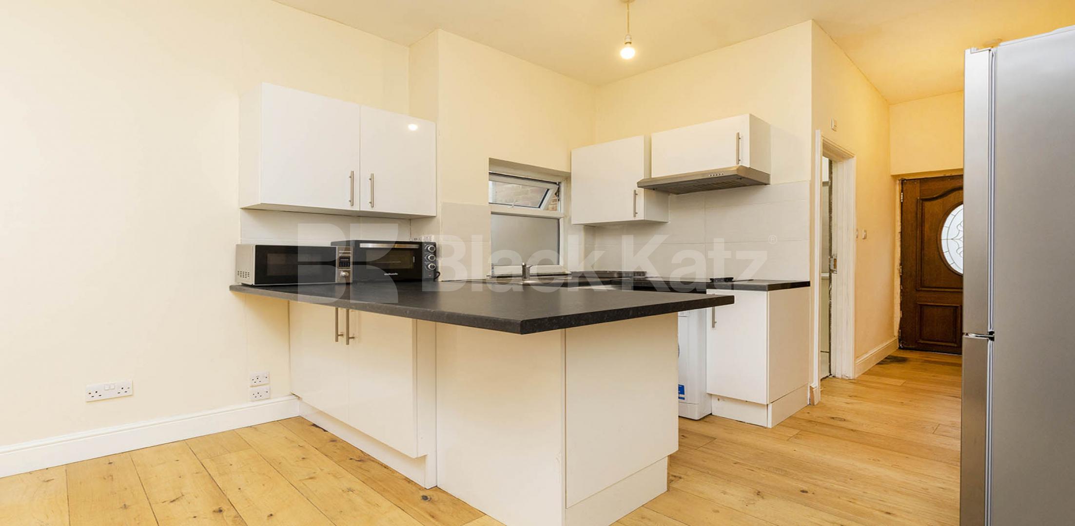 Large studio flat located within a gated development High Street , Hornsey 